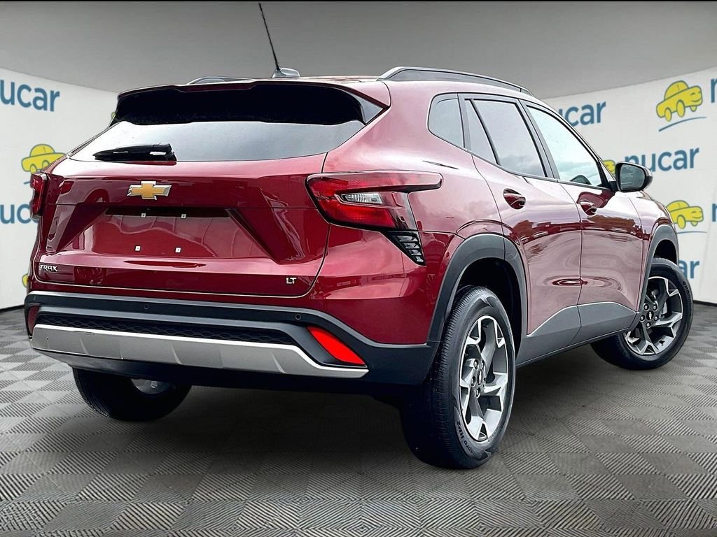 Used 2025 Chevrolet Trax LT w/ Driver Confidence Package FWD image 6