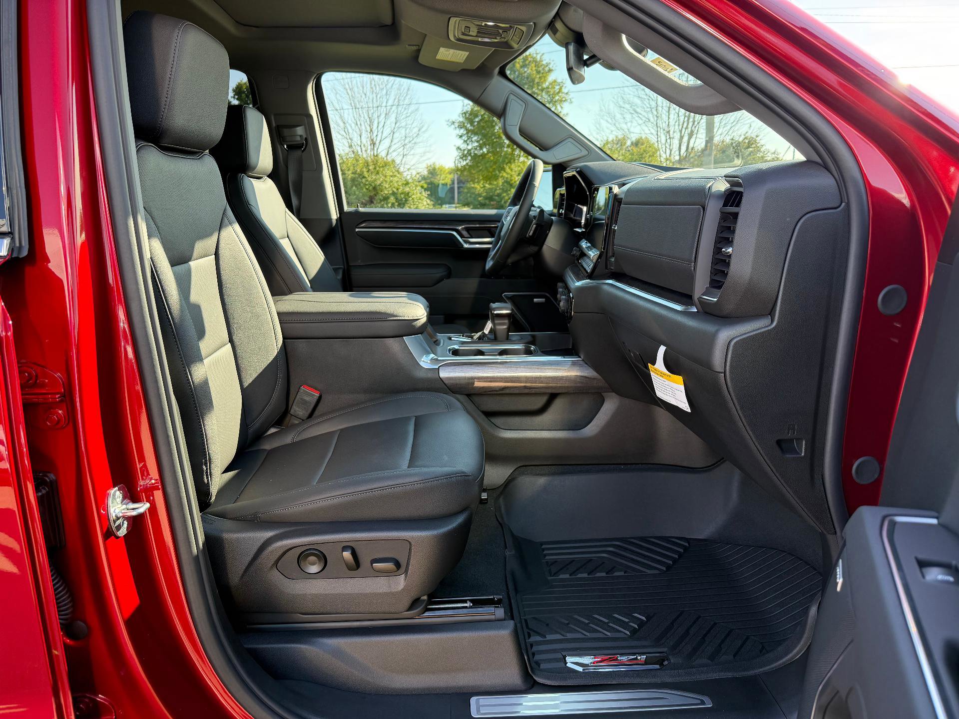 New 2026 Chevrolet Silverado 1500 LTZ w/ LTZ Premium Package image 9