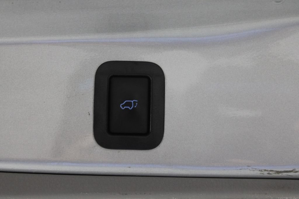Used 2019 Toyota Highlander XLE AWD/4WD image 18