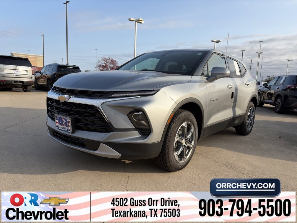 Used 2025 Chevrolet Blazer LT w/ Driver Confidence Package image 1