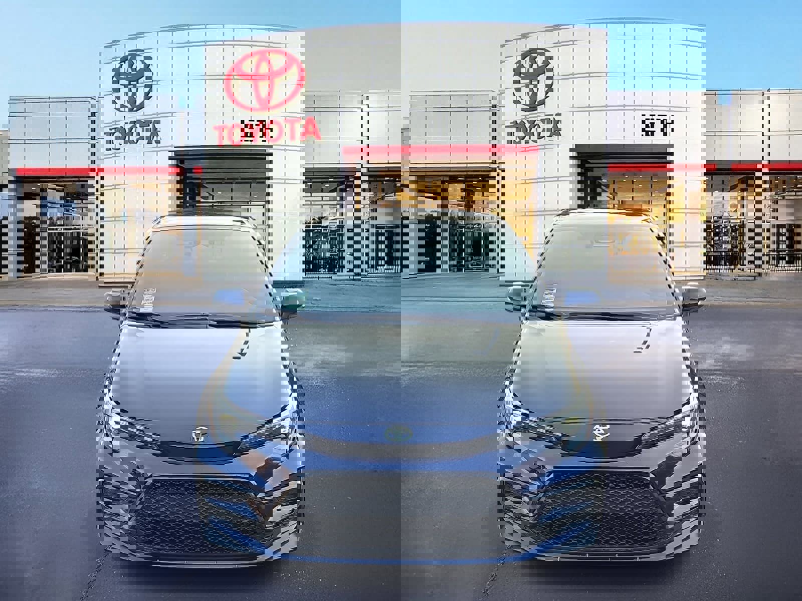 Used 2024 Toyota Corolla SE image 2