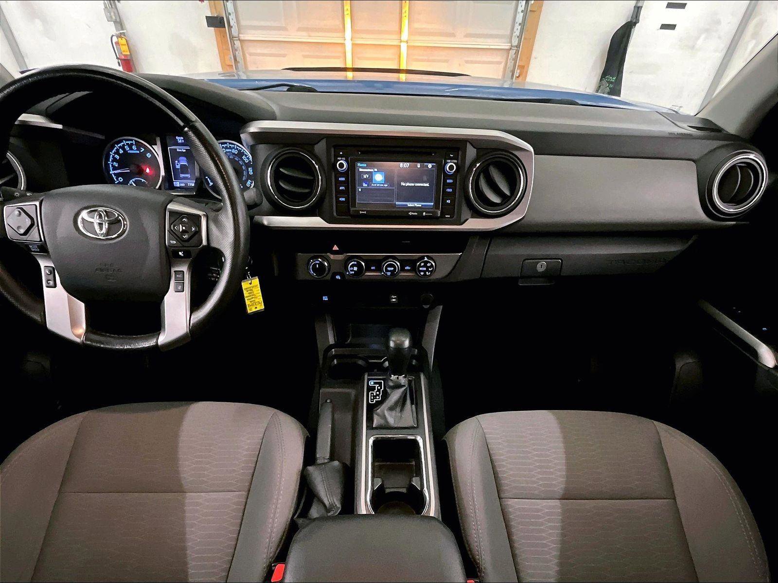 Used 2018 Toyota Tacoma SR5 AWD/4WD image 14