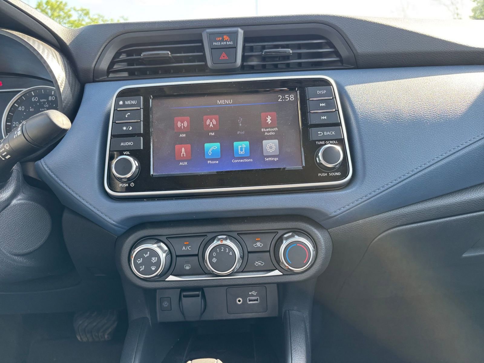 Used 2025 Nissan Versa SV FWD image 17