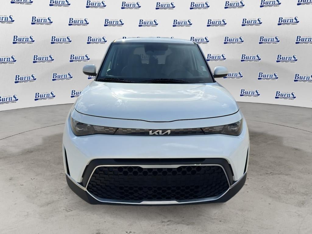 Used 2024 Kia Soul LX w/ Option Group 015 FWD image 2