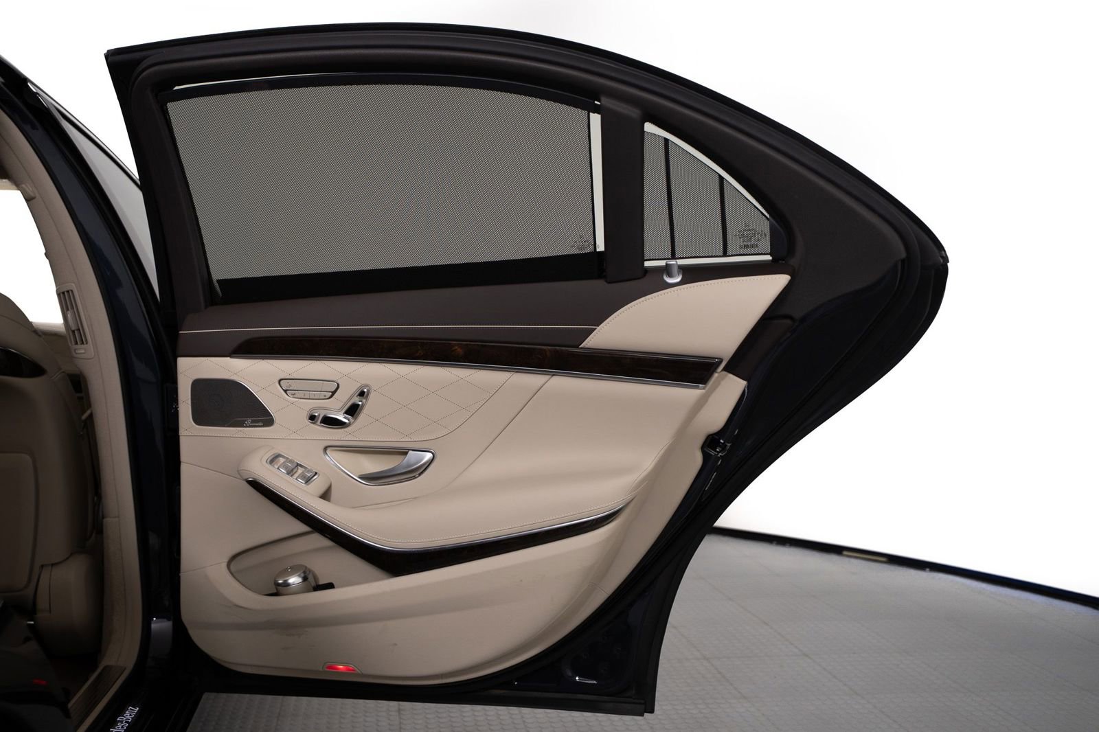 Used 2018 Mercedes-Benz S 560 Sedan image 34