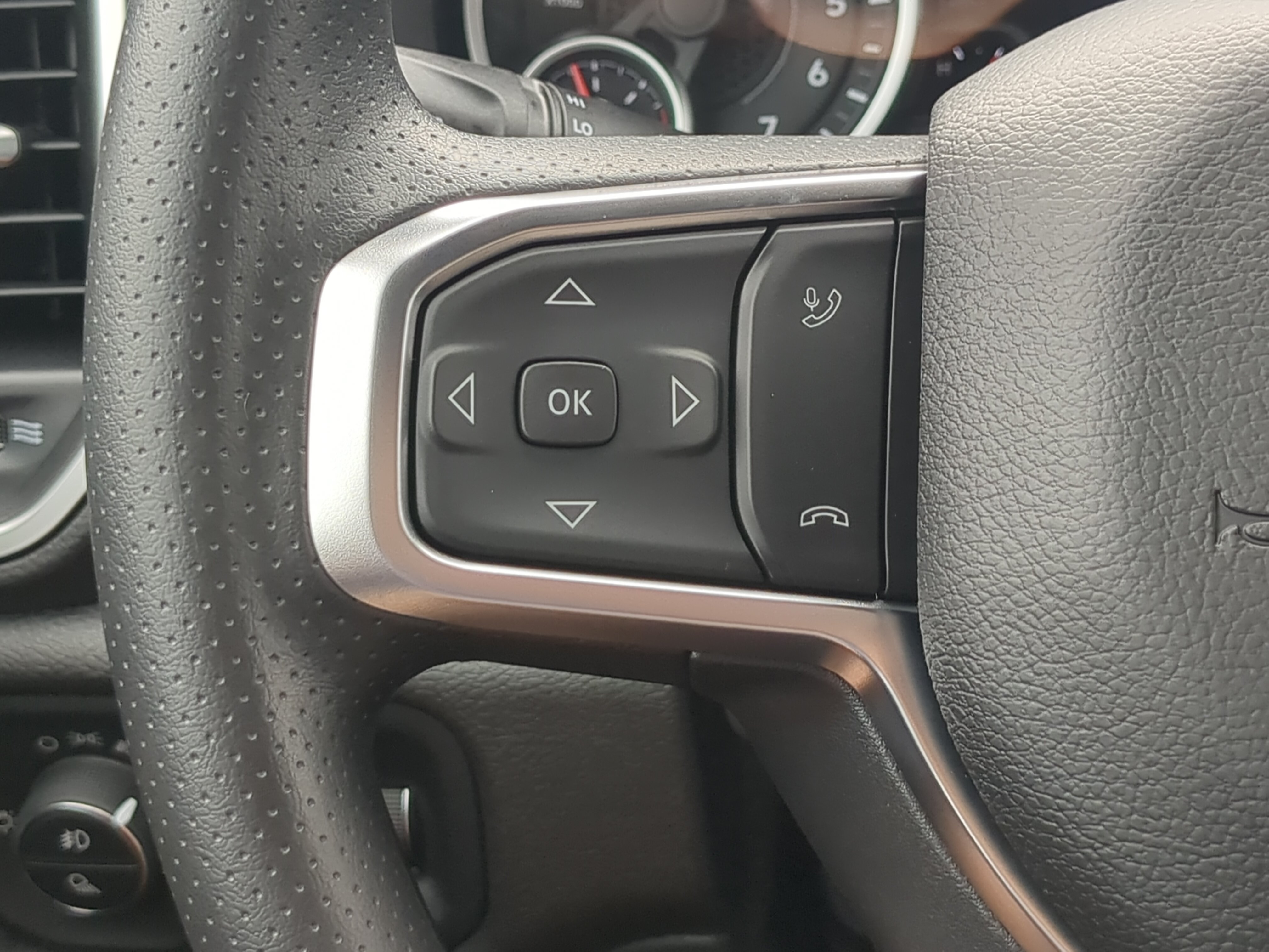 New 2026 RAM 1500 Express AWD/4WD image 22