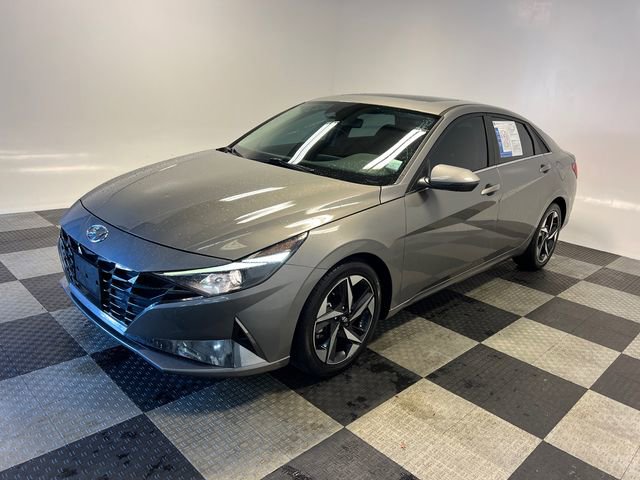 Used 2021 Hyundai Elantra SEL w/ Convenience + Premium Package image 3