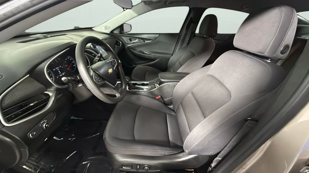 Used 2022 Chevrolet Malibu LT FWD image 17