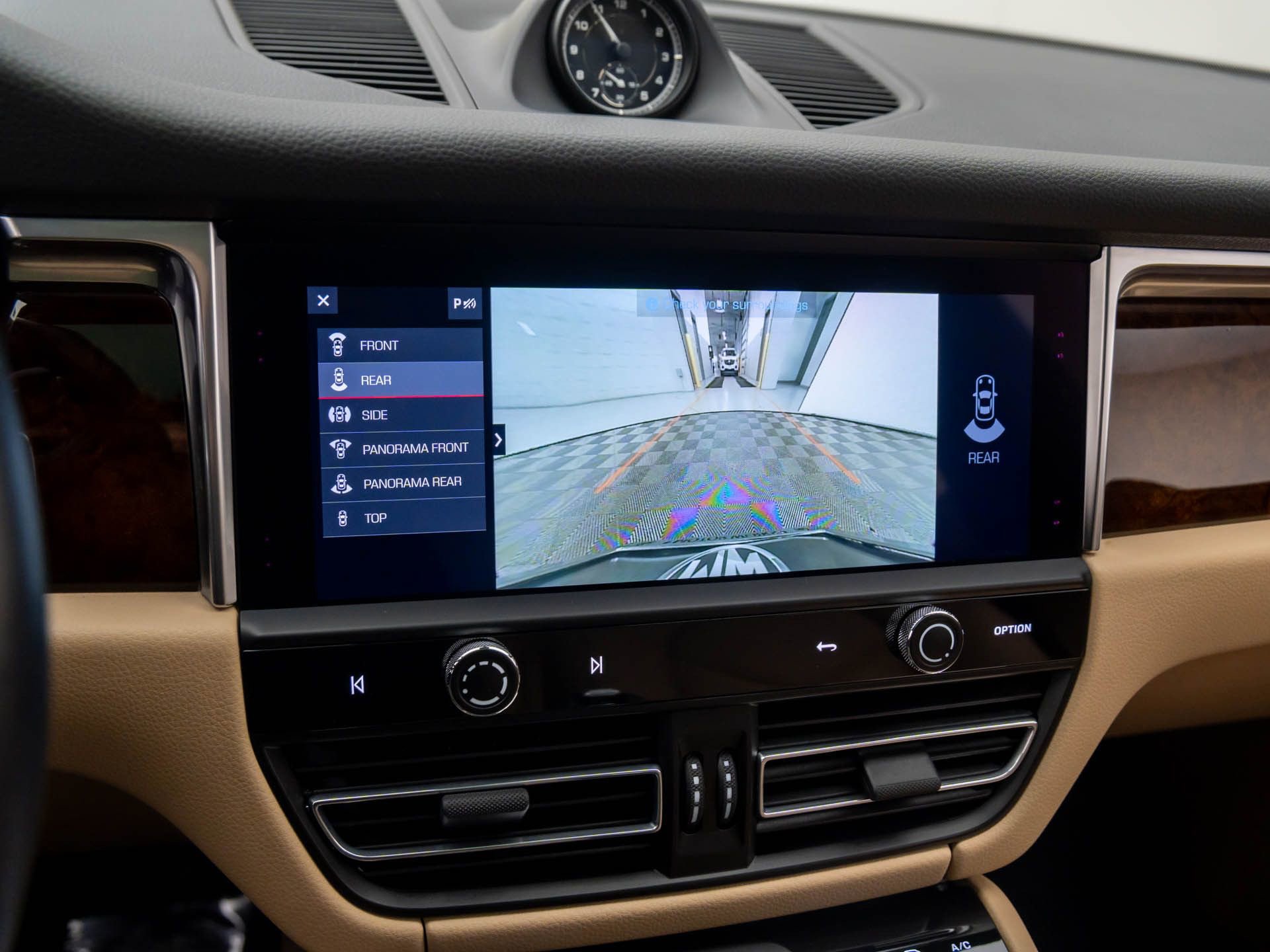 Certified 2023 Porsche Macan image 27