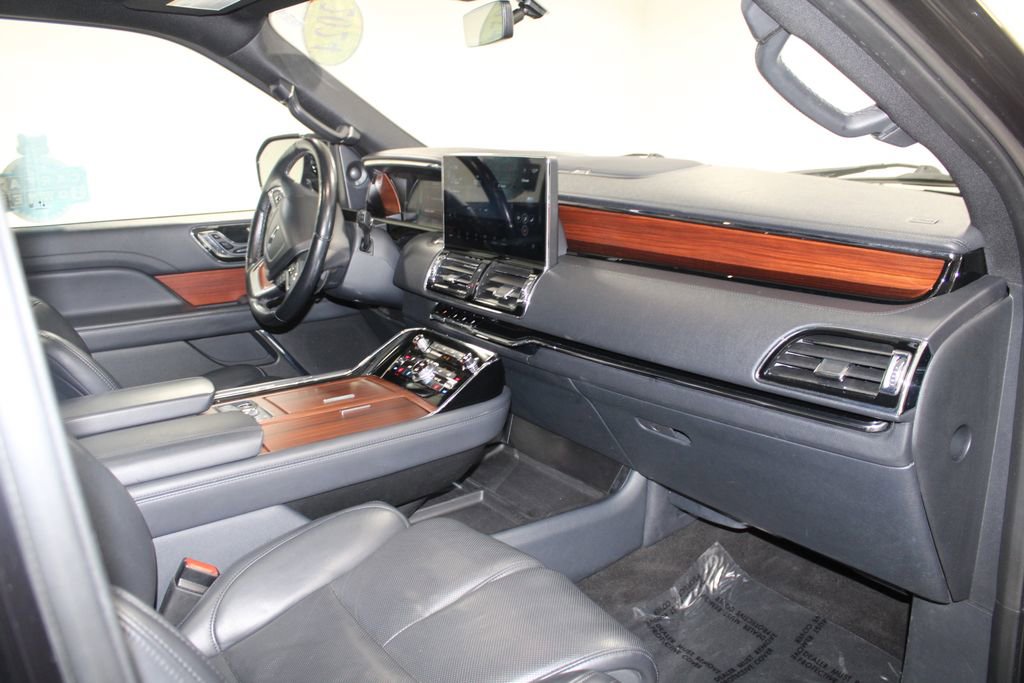 Used 2024 Lincoln Navigator Reserve image 33
