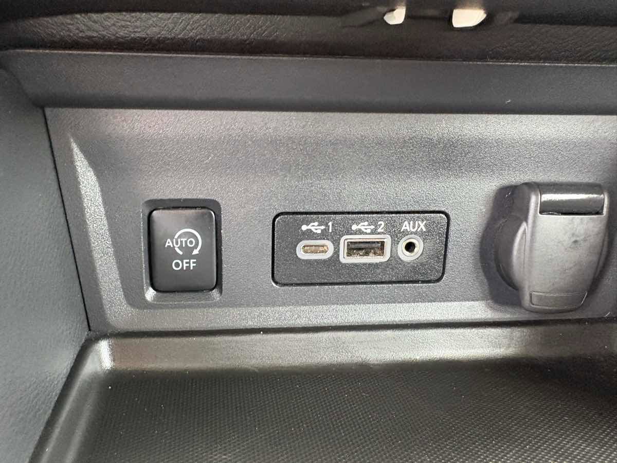 Used 2025 Nissan Sentra SV FWD image 24