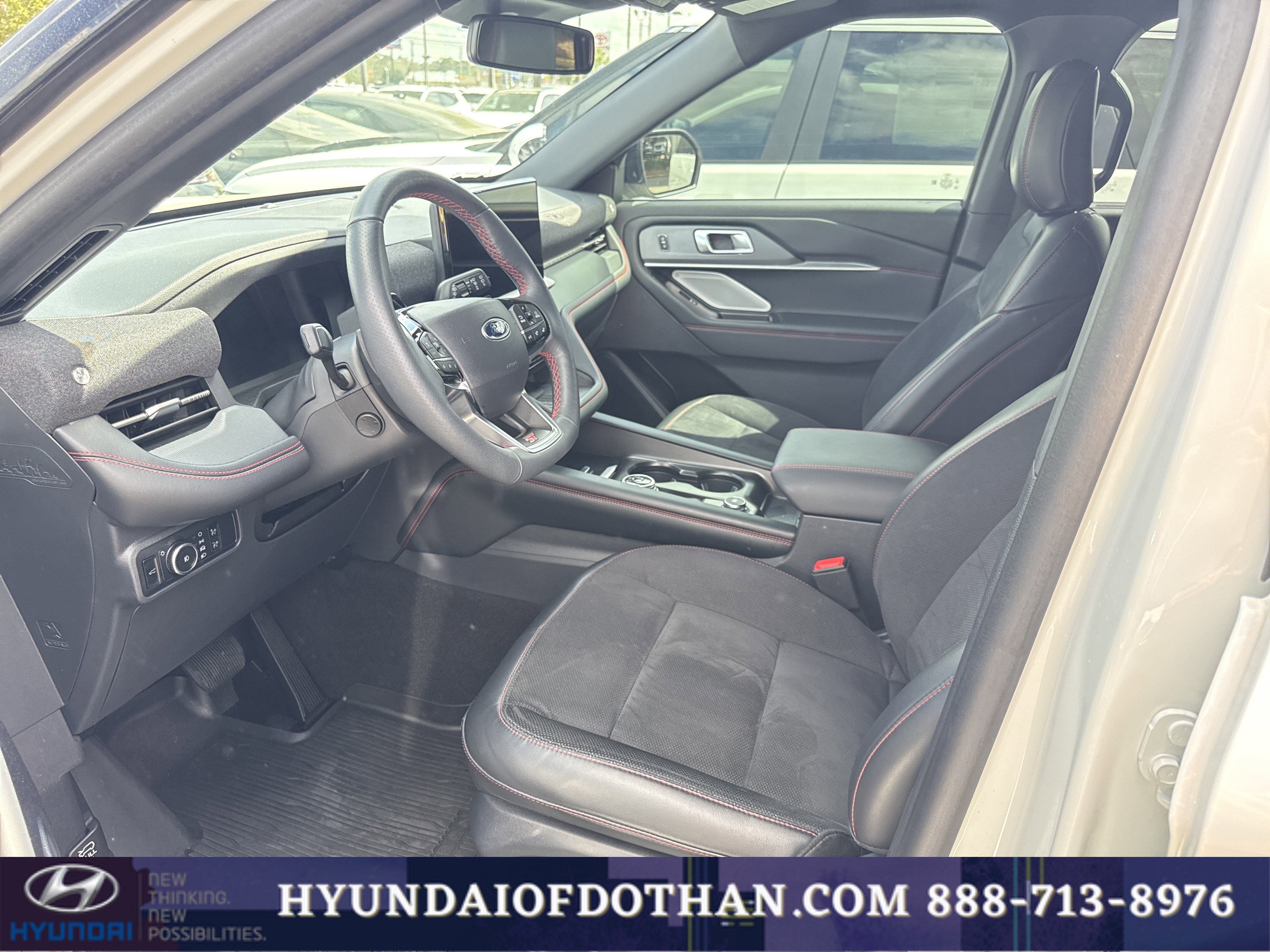 Used 2025 Ford Explorer ST image 15