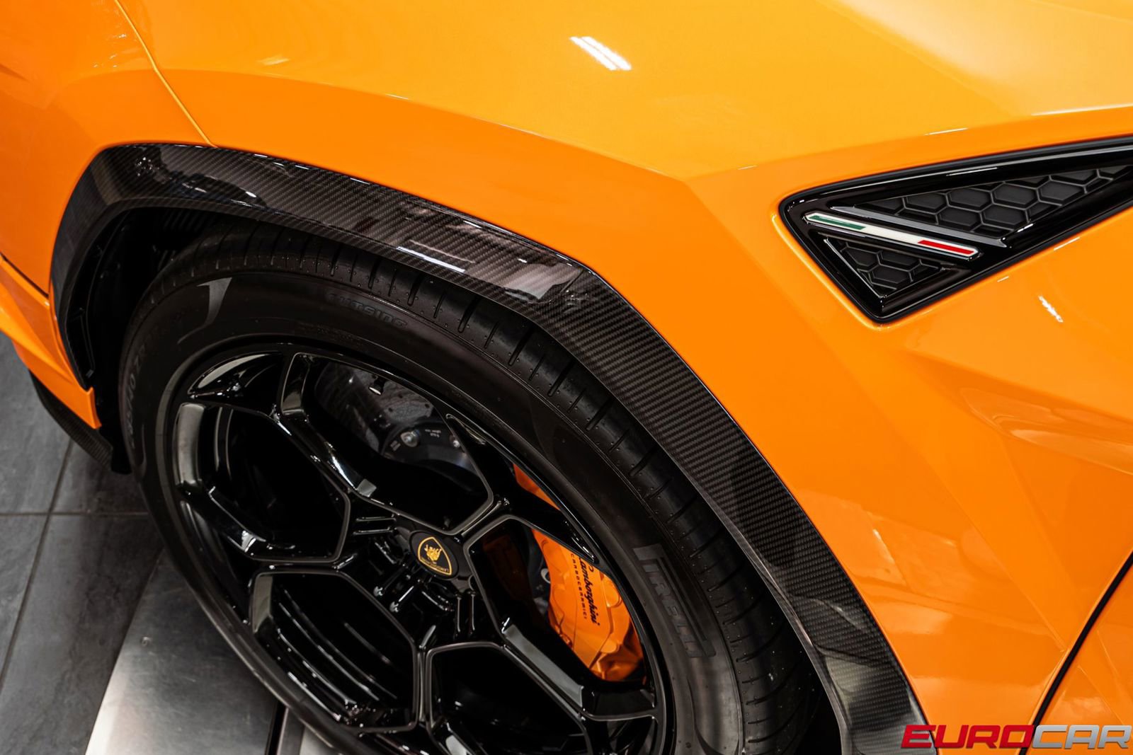 Used 2024 Lamborghini Urus Performante AWD/4WD image 15