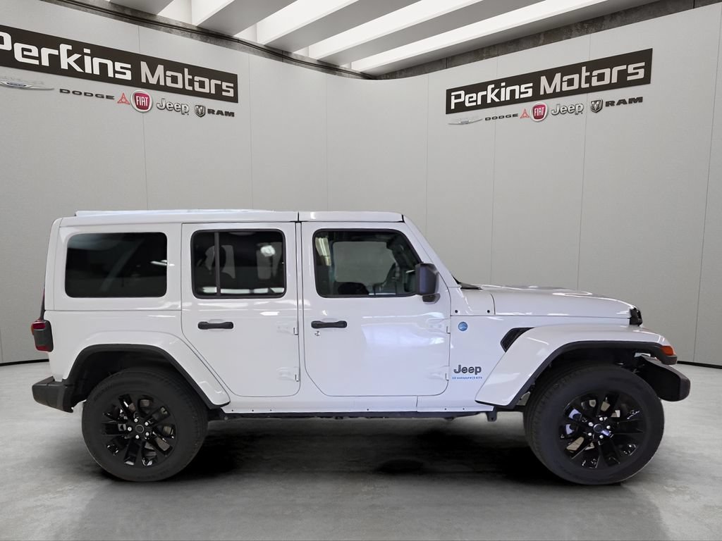 Certified 2025 Jeep Wrangler Unlimited Sahara w/ Safety Group AWD/4WD image 6