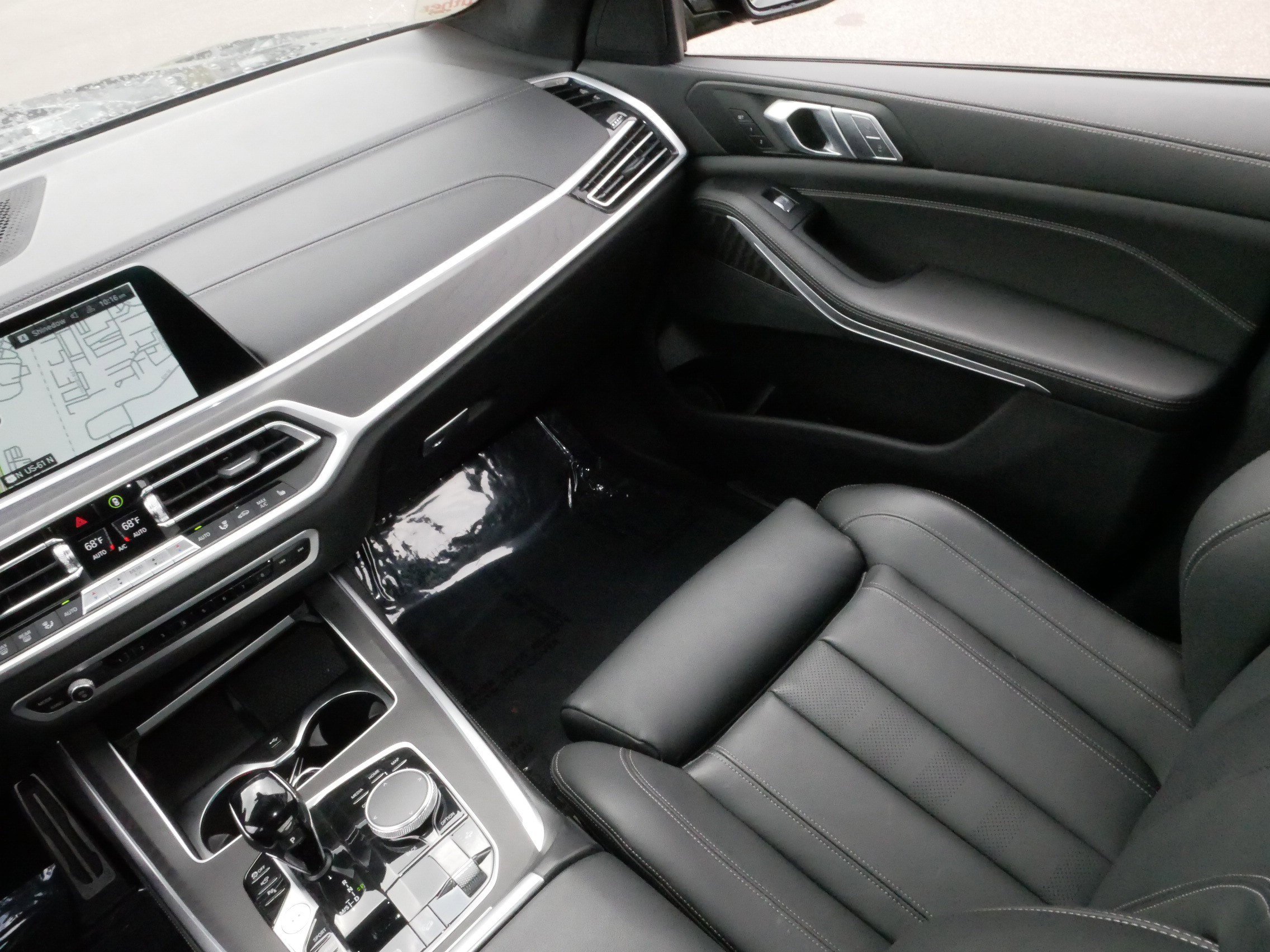 Used 2022 BMW X7 xDrive40i w/ M Sport Package image 11