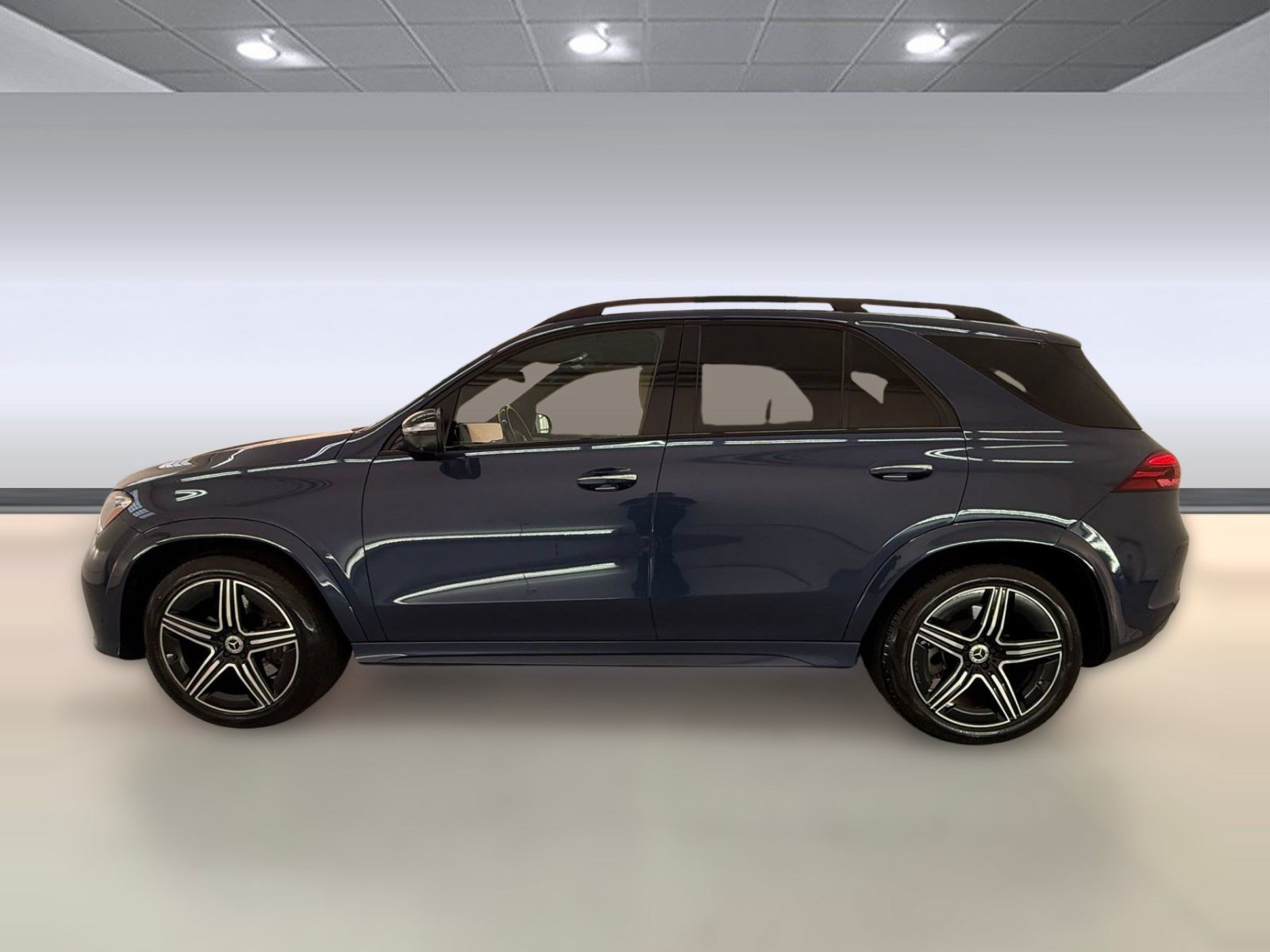 Used 2024 Mercedes-Benz GLE 350 4MATIC image 2