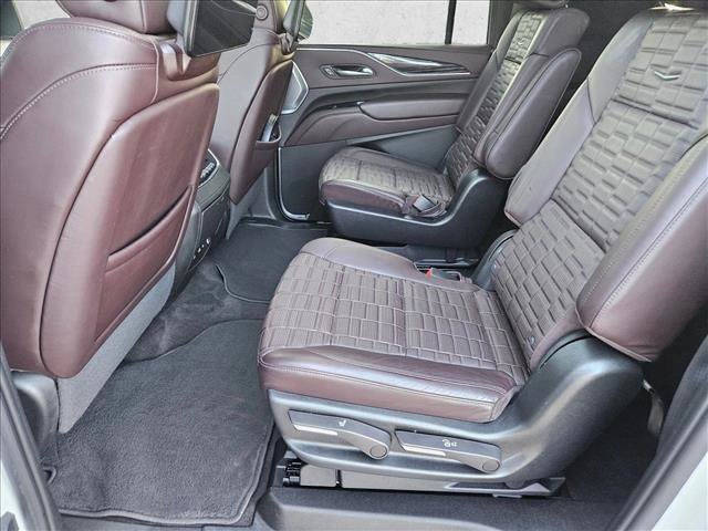 Used 2023 Cadillac Escalade ESV V AWD/4WD image 20