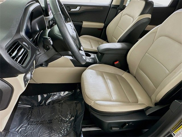 Used 2020 Ford Escape Titanium image 9