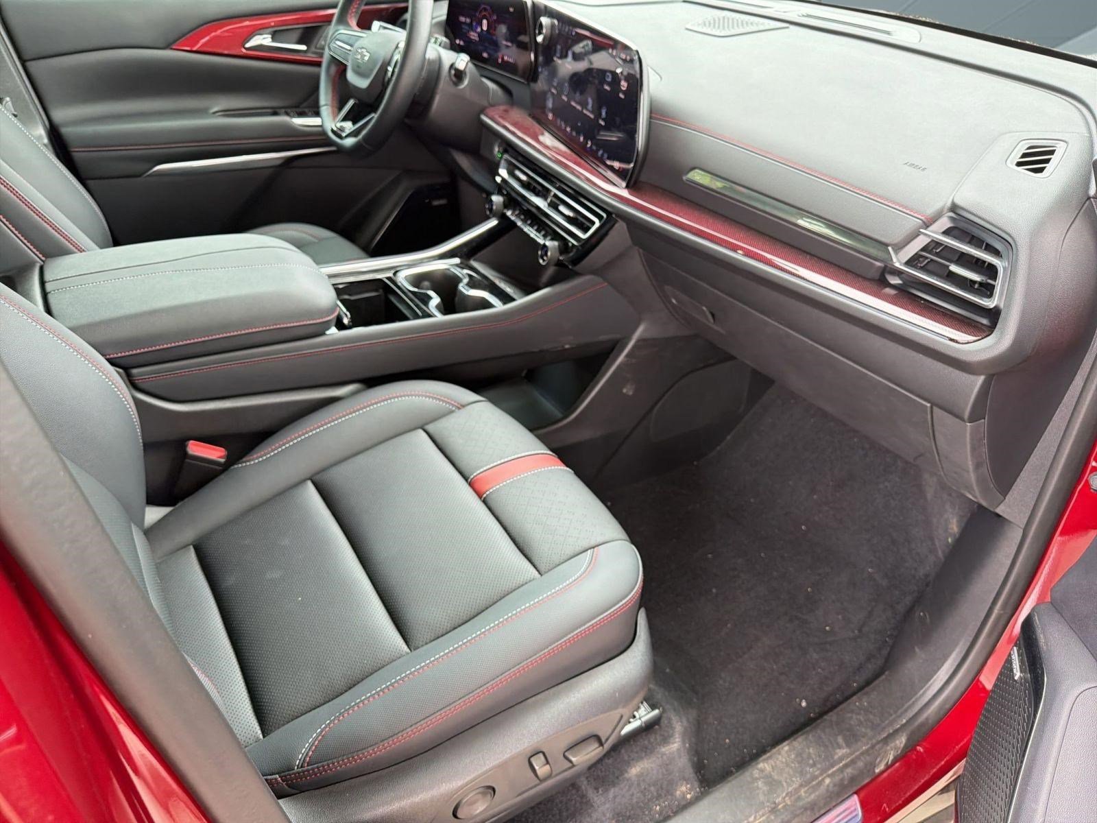 Certified 2024 Chevrolet Traverse RS image 30