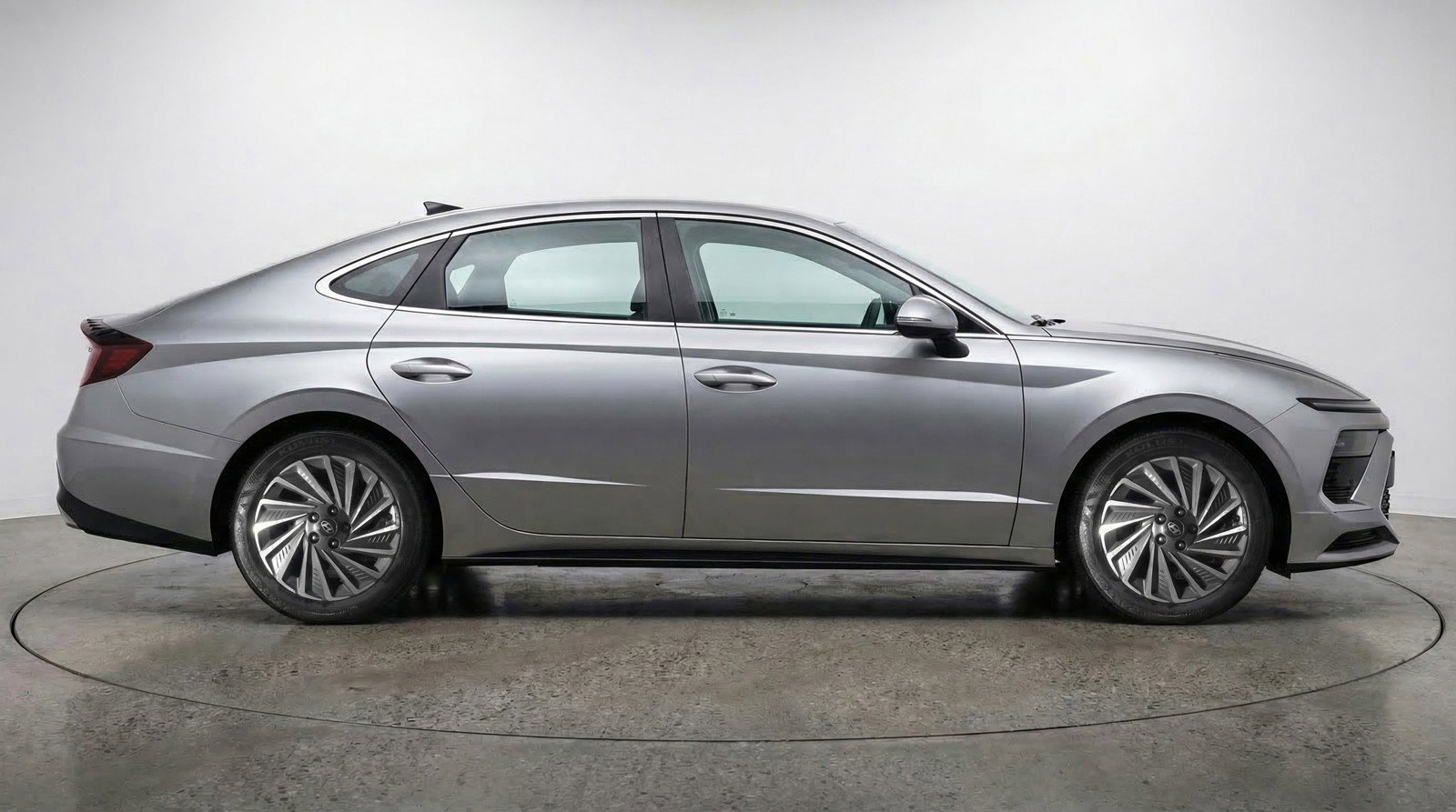 Used 2025 Hyundai Sonata SEL FWD image 9