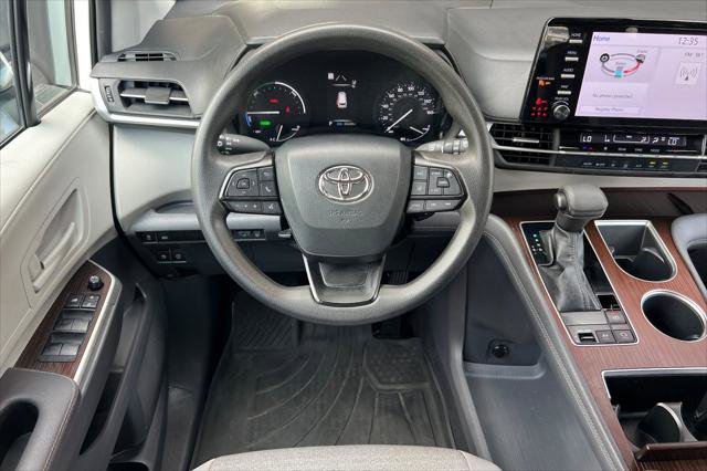 Certified 2022 Toyota Sienna LE AWD/4WD image 15
