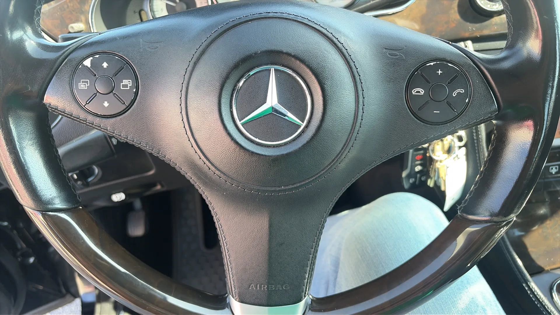 Used 2010 Mercedes-Benz CLS 550 image 40