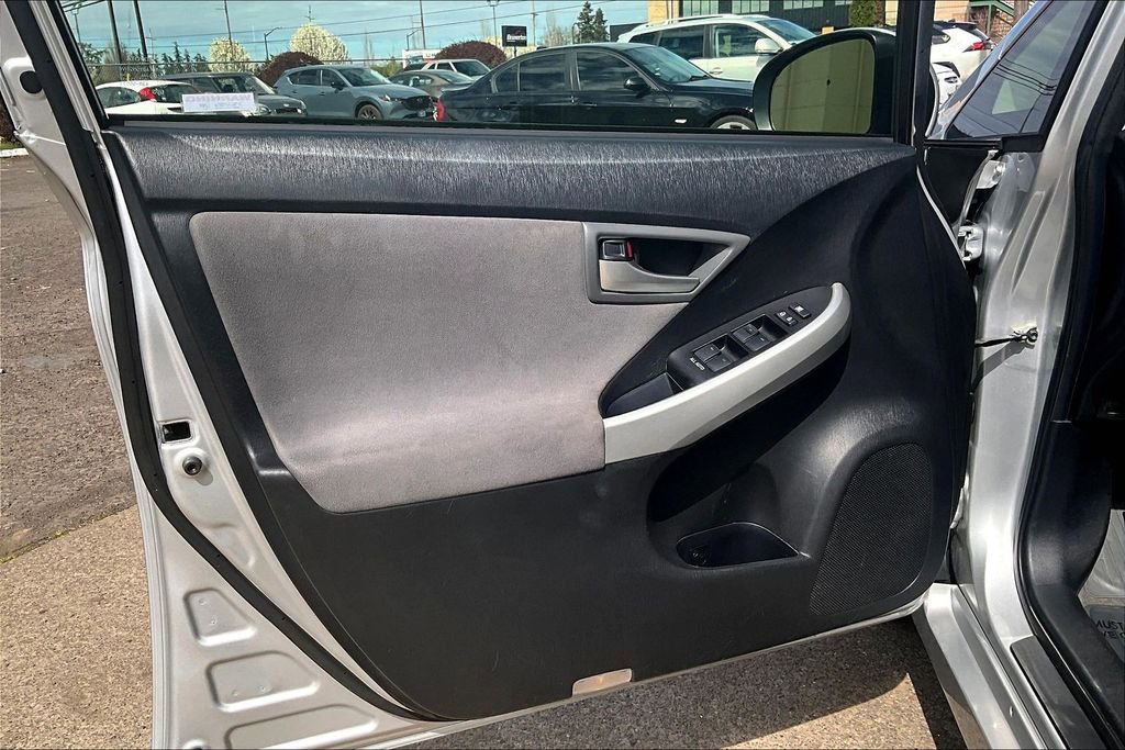 Used 2015 Toyota Prius Two image 22