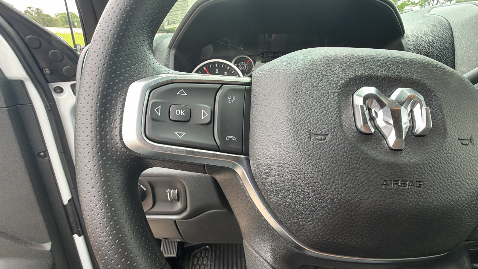 New 2026 RAM 2500 Tradesman w/ Chrome Appearance Group AWD/4WD image 23