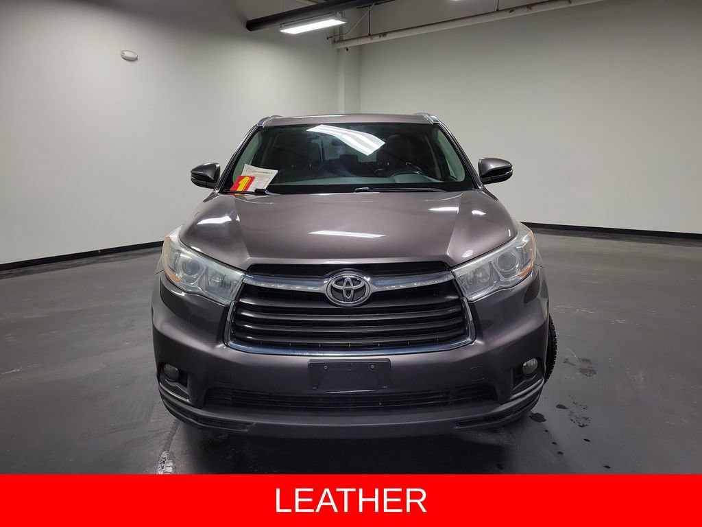 Used 2015 Toyota Highlander XLE image 2