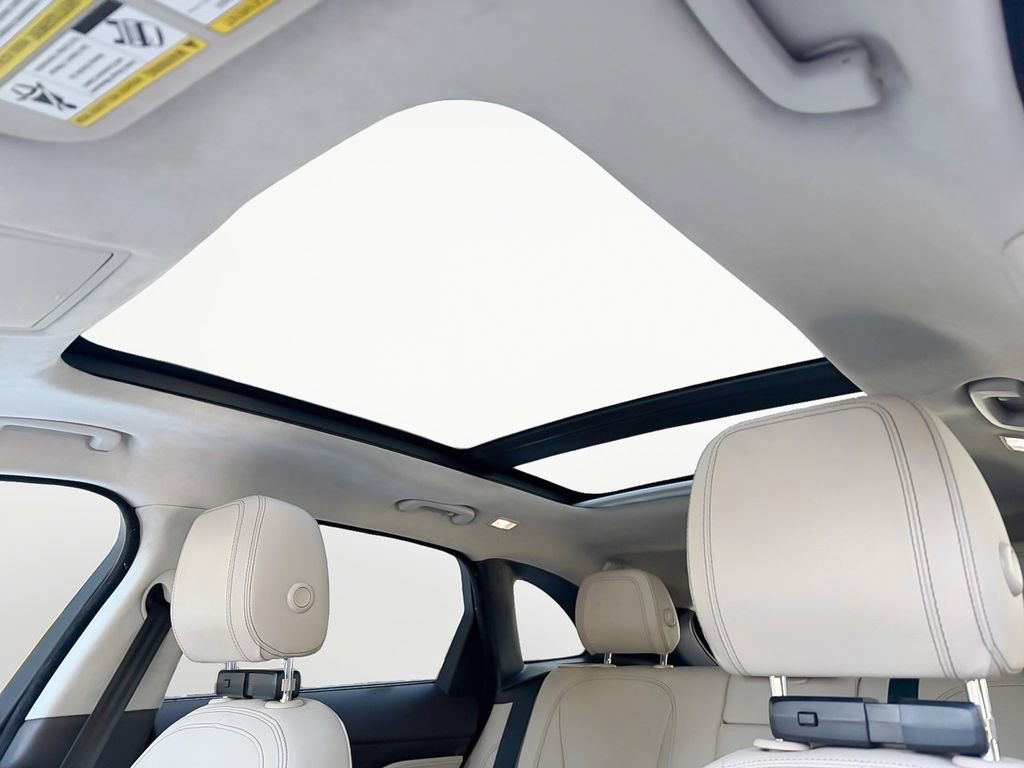 Used 2020 Jaguar F-PACE Prestige image 17