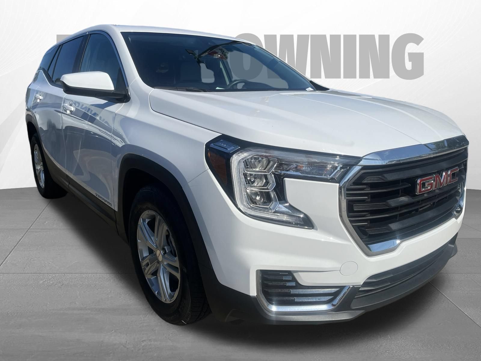 Used 2024 GMC Terrain SLE FWD image 3