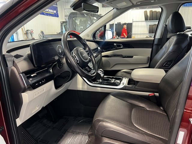 Used 2024 Kia Carnival SX Prestige image 10