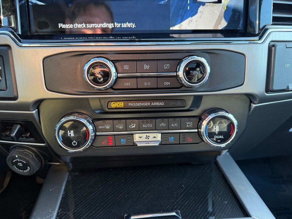 Used 2022 Ford F450 Platinum w/ FX4 Off-Road Package image 31