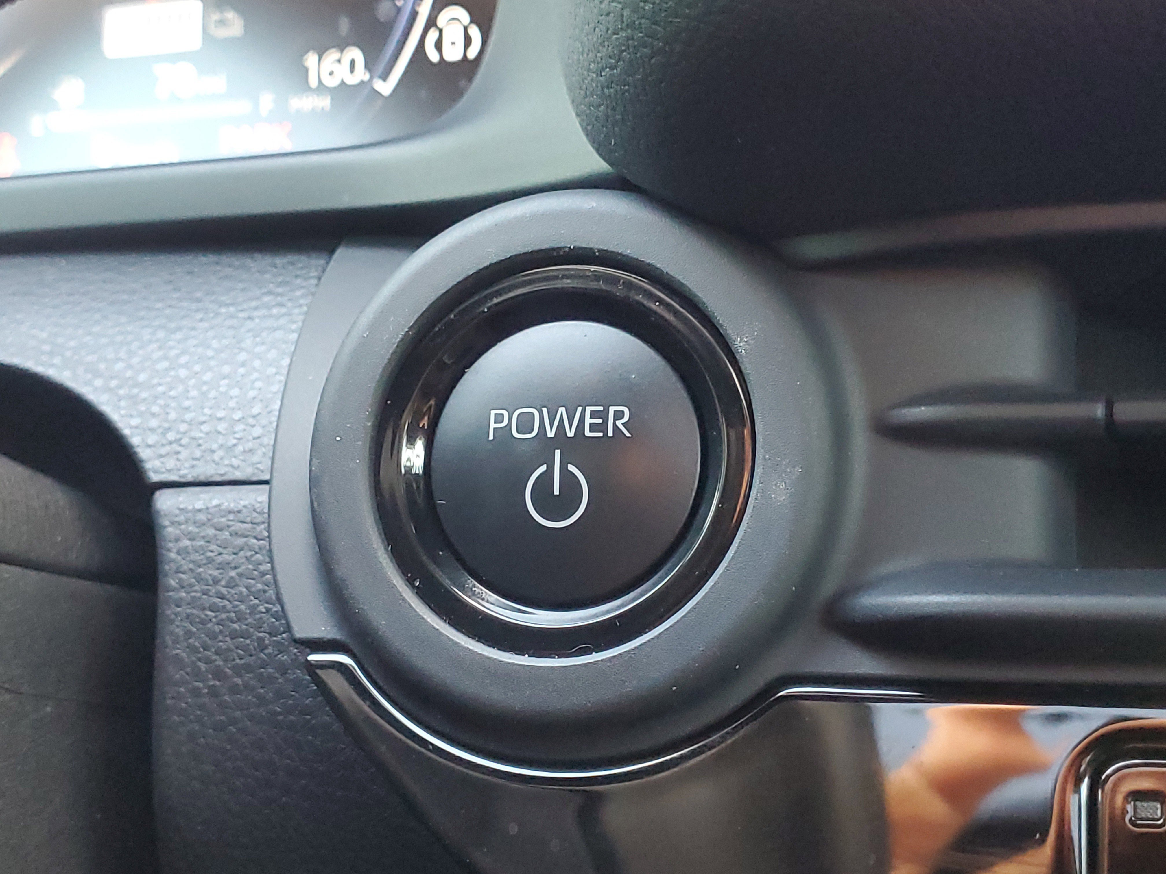 Used 2023 Toyota Crown Limited image 31