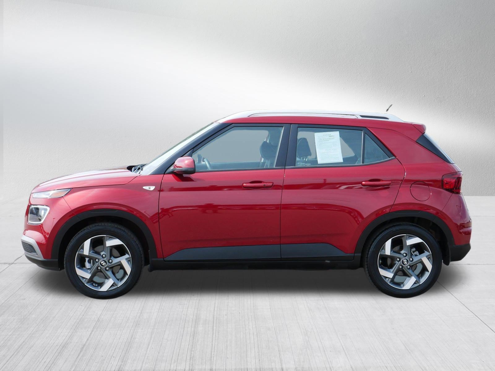Used 2024 Hyundai Venue Limited FWD image 4