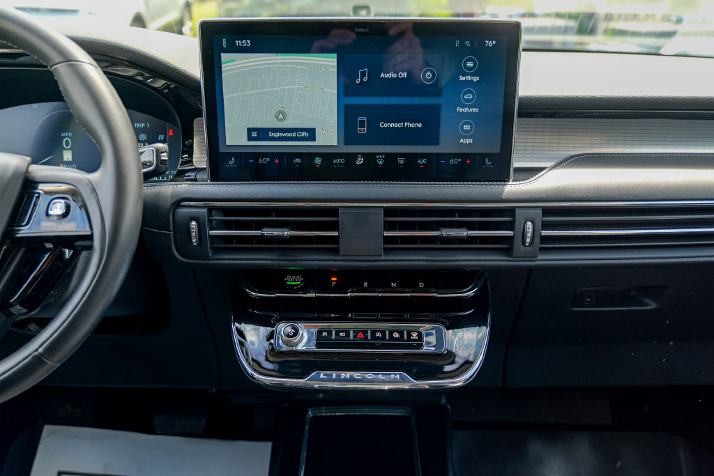 Used 2023 Lincoln Corsair AWD image 48