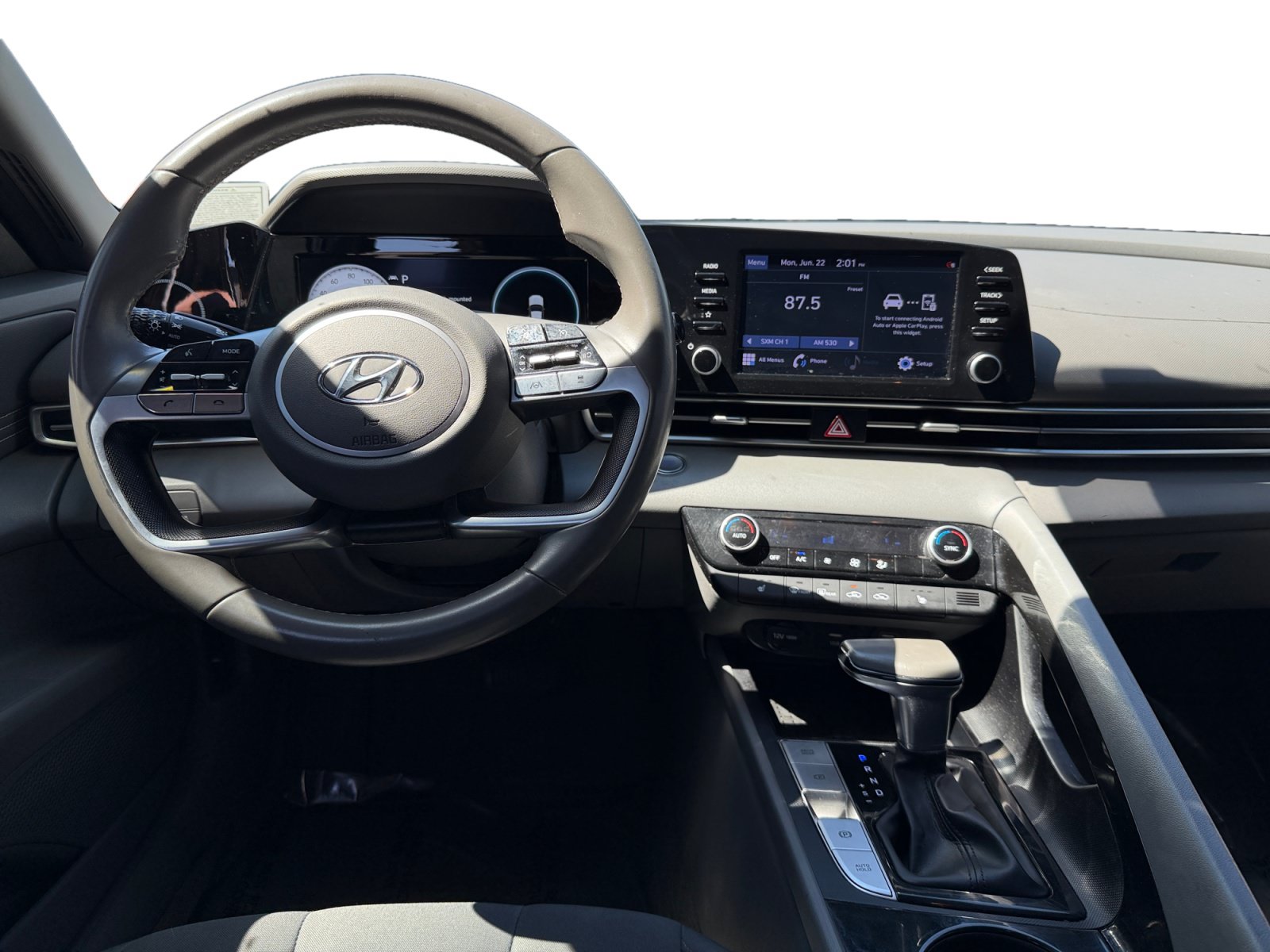 Used 2022 Hyundai Elantra SEL w/ Convenience Package FWD image 10