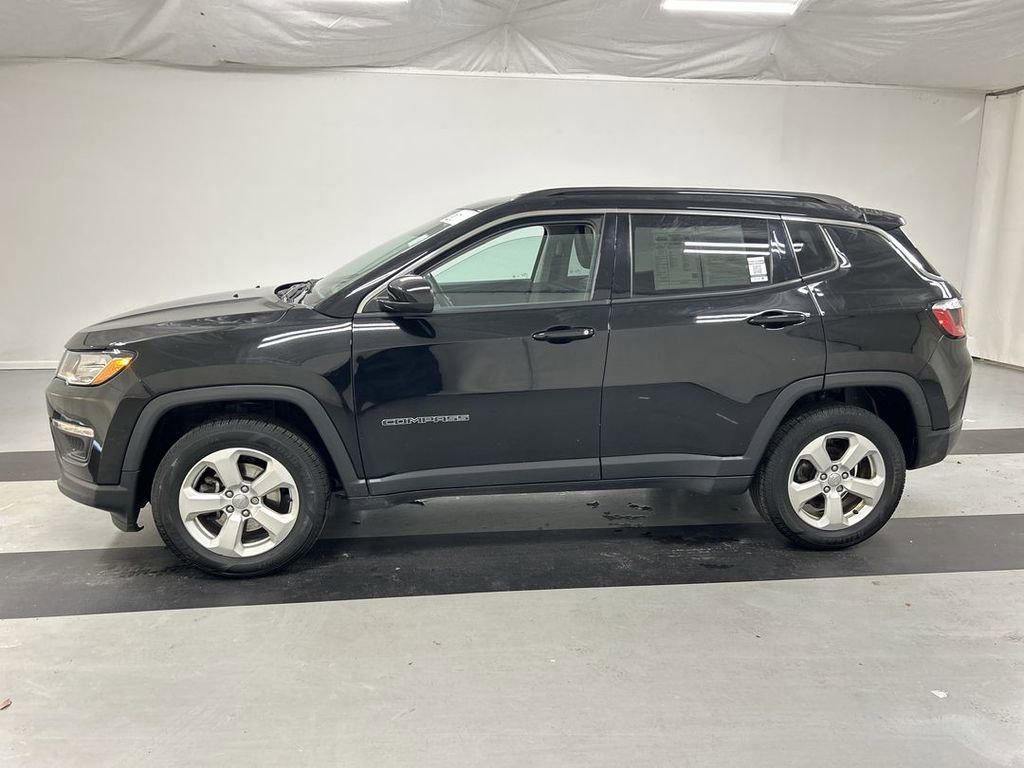 Used 2019 Jeep Compass Latitude w/ Cold Weather Group AWD/4WD image 6