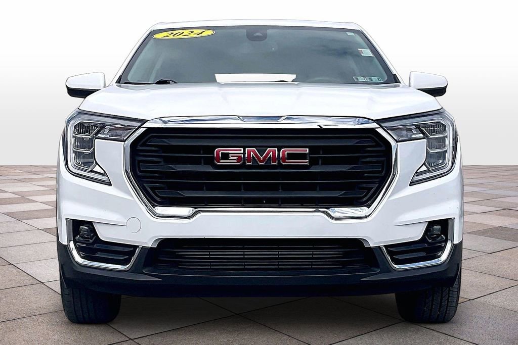 Used 2024 GMC Terrain SLE image 3