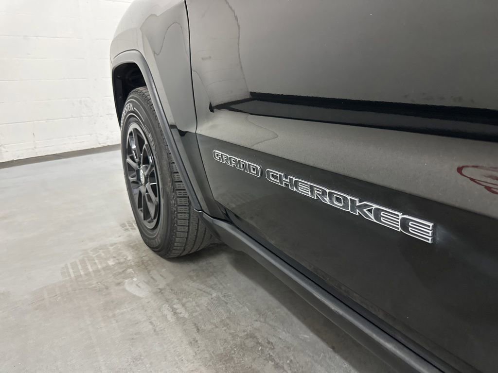 Used 2020 Jeep Grand Cherokee Laredo AWD/4WD image 20