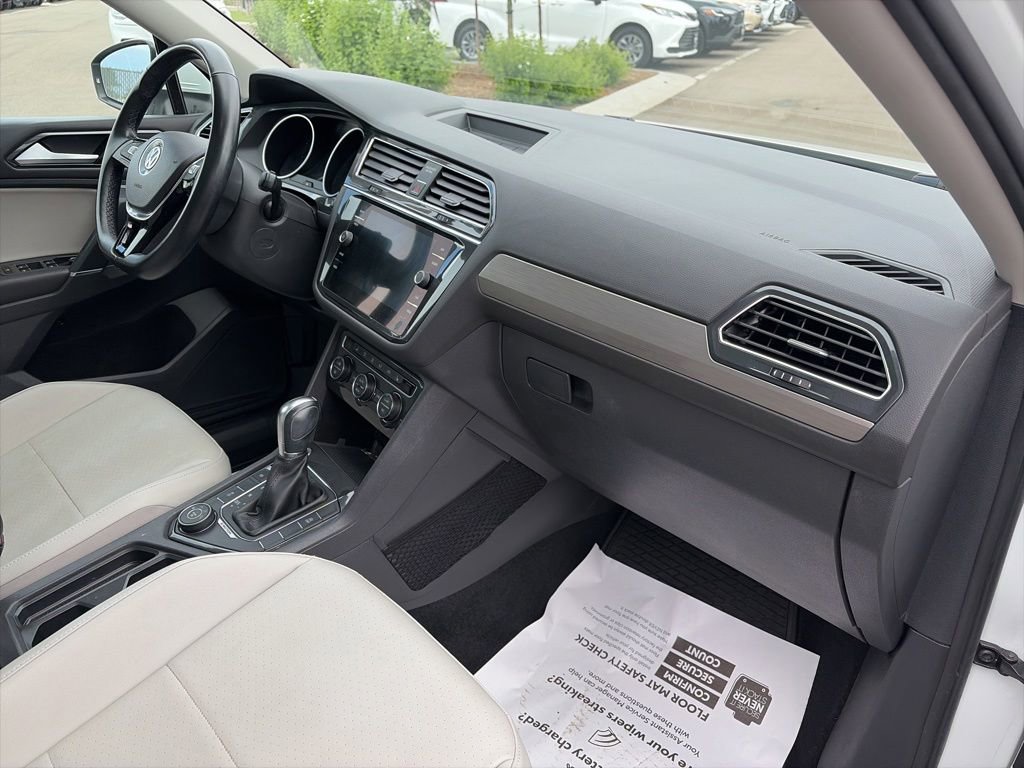 Used 2018 Volkswagen Tiguan SE w/ Panoramic Sunroof Package AWD/4WD image 14