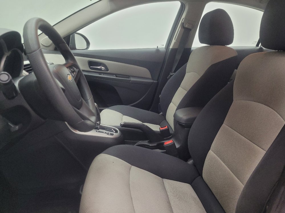 Used 2016 Chevrolet Cruze LS FWD image 17