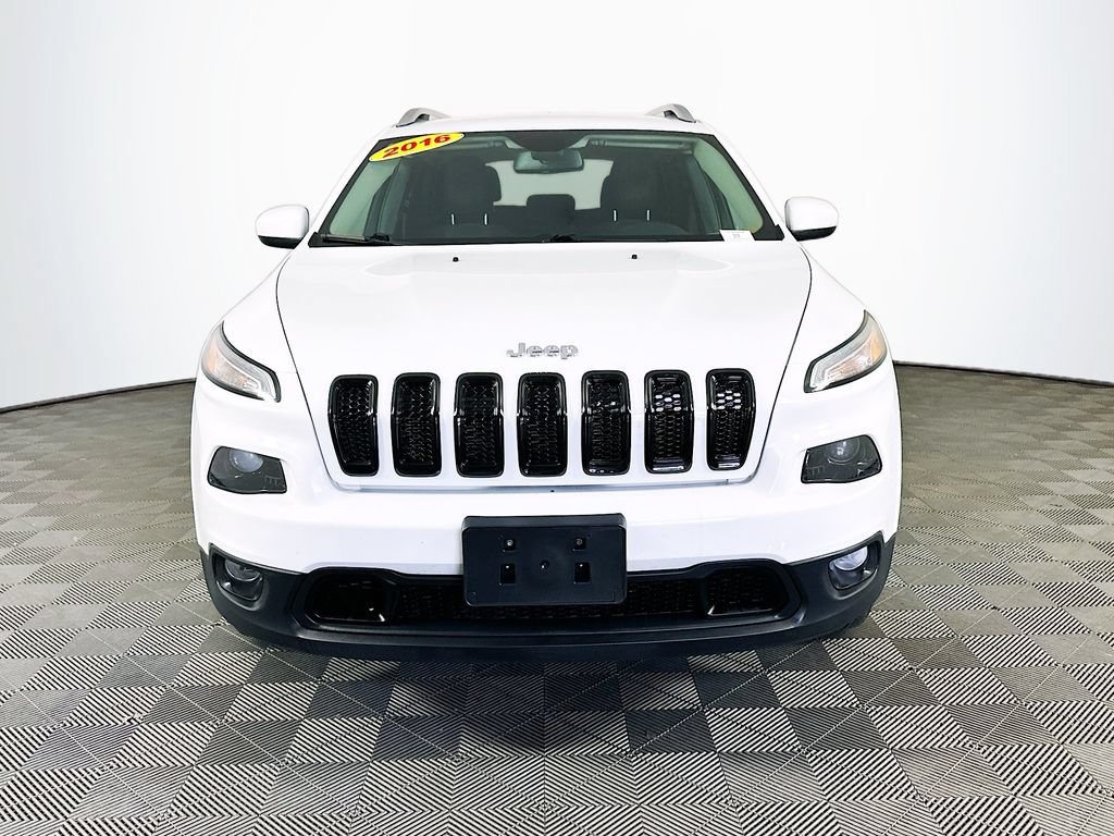 Certified 2016 Jeep Cherokee Latitude w/ Cold Weather Group AWD/4WD image 4