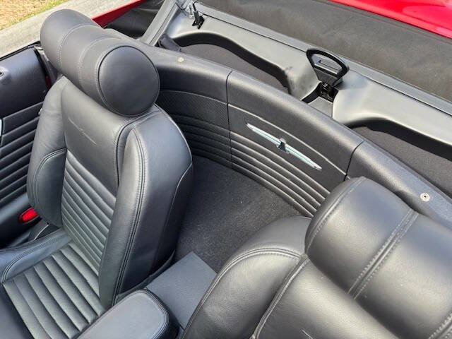 Used 2003 Ford Thunderbird image 9