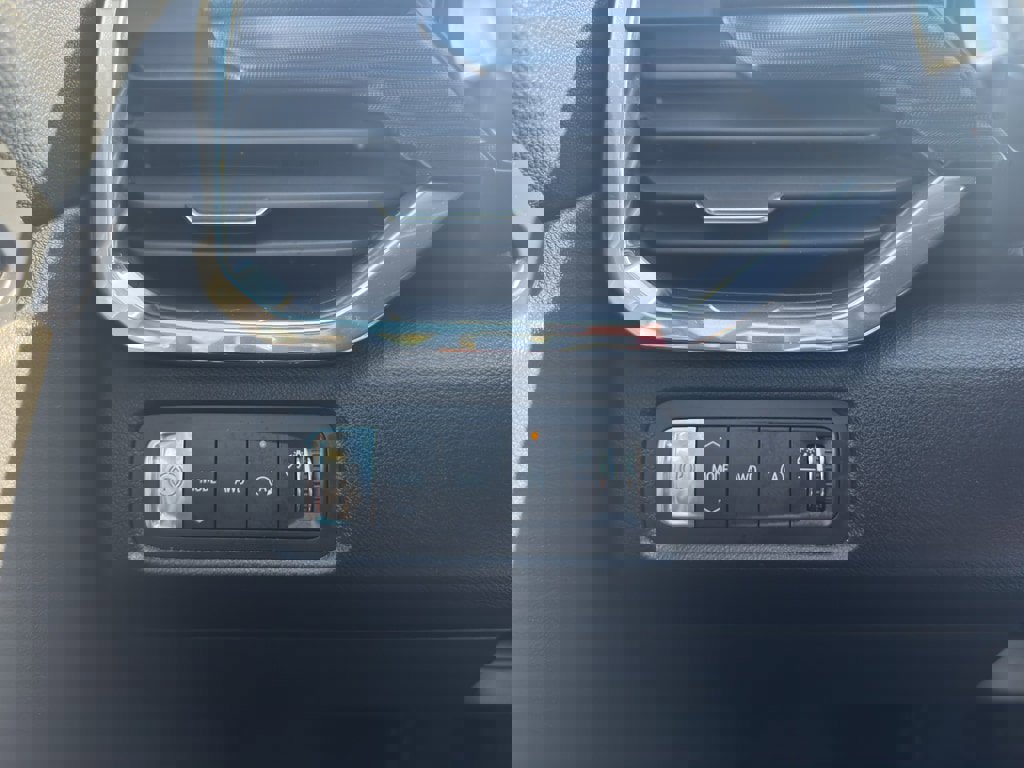 Used 2025 GMC Acadia Elevation image 27