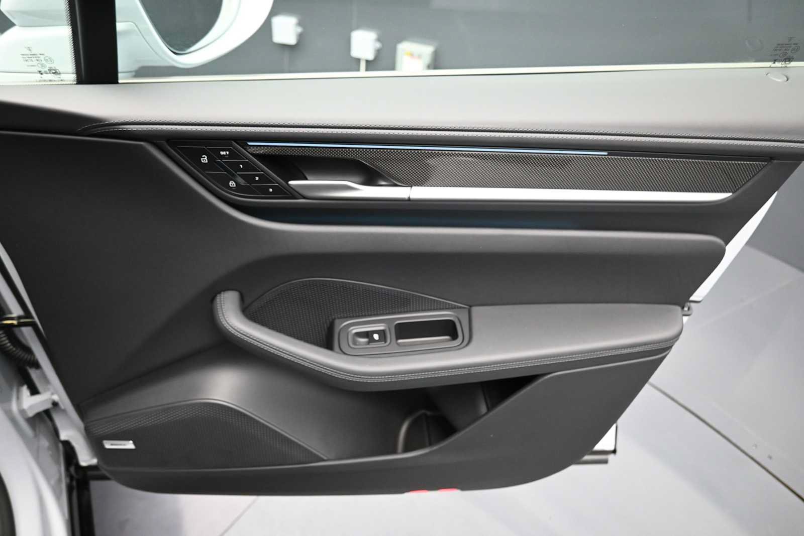 New 2026 Porsche Macan Turbo Electric AWD/4WD image 26