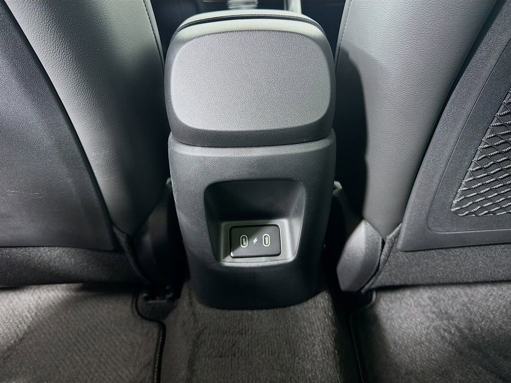 Certified 2025 Hyundai Elantra Limited image 35