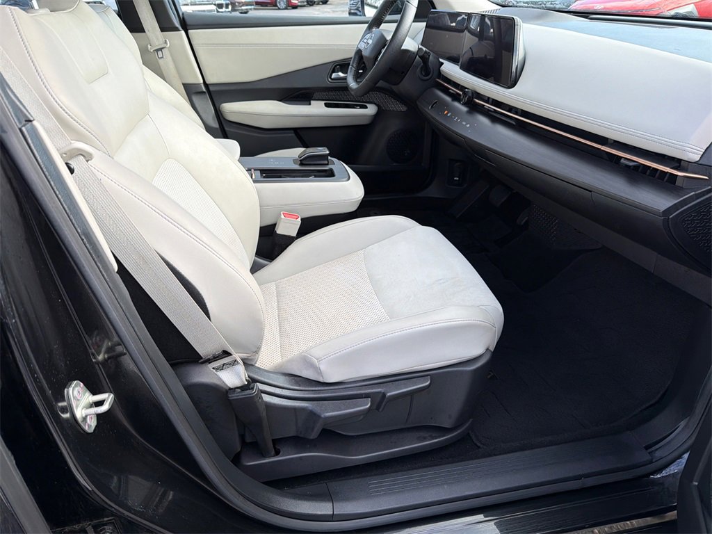 Used 2023 Nissan Ariya FWD image 13