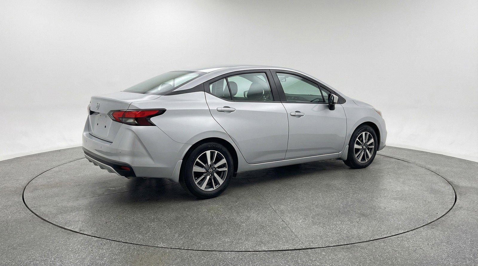 Used 2025 Nissan Versa SV image 9