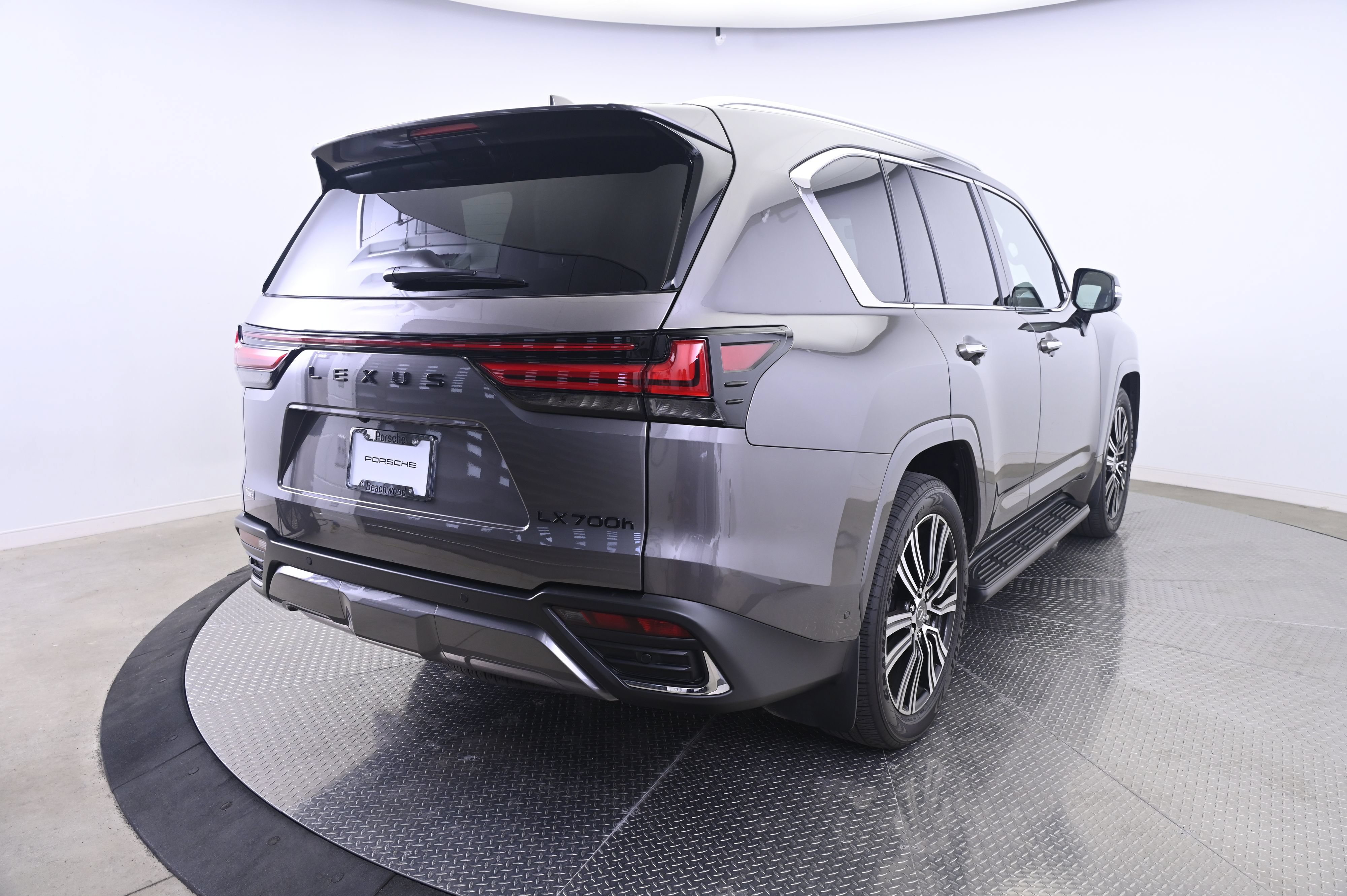Used 2026 Lexus LX 700h Luxury AWD/4WD image 7